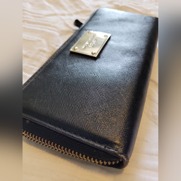 Michael Kors wallet - Picture 3 of 3